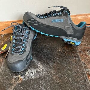 New women’s Asolo Eldo GV graphite and blue hiking climbing trekking shoe. 6.5